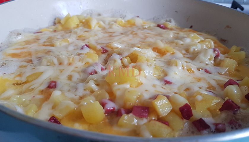 Patatesli Sucuklu Omlet