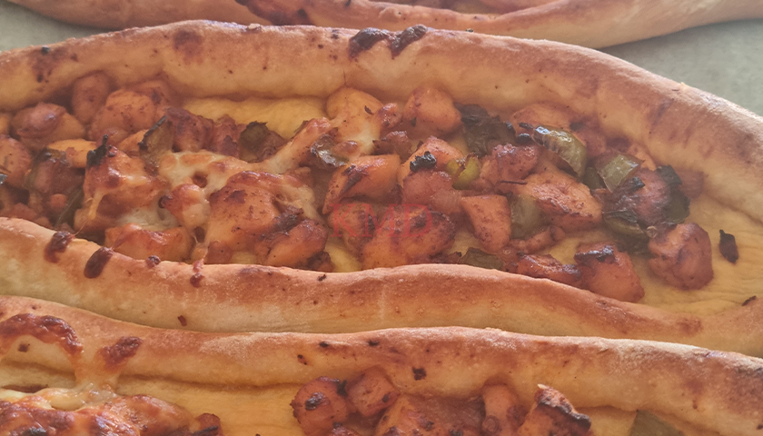 Tavuklu Pide